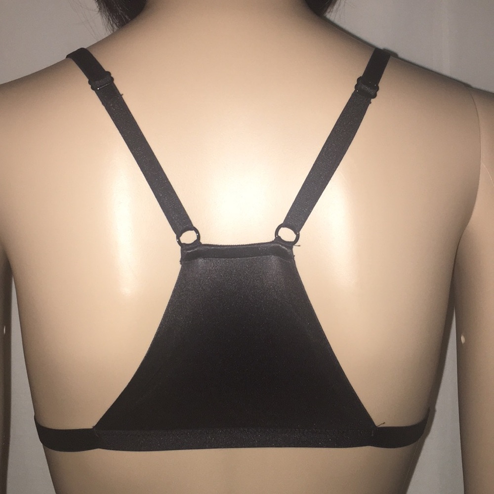 LAST ONE!! New VS Mesh Inset Triangle Bralette - Picture 4 of 8